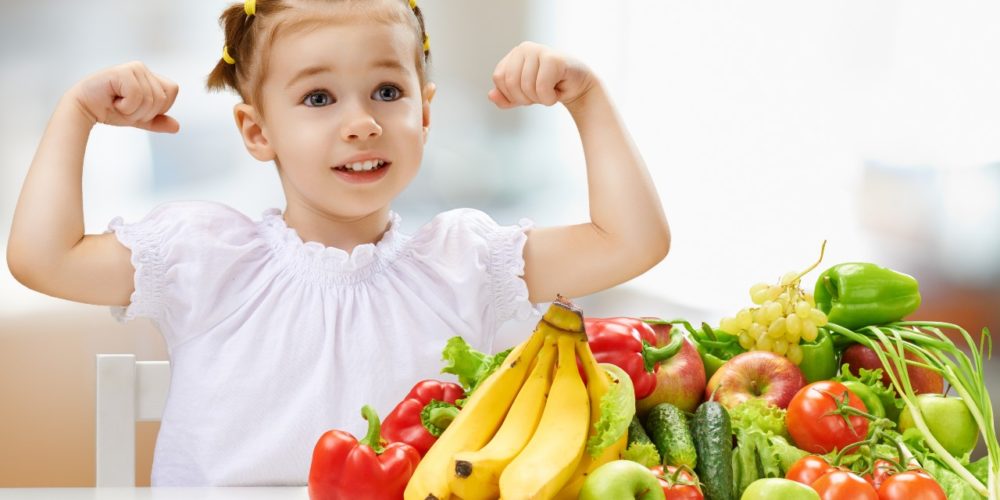 Las frutas y las verduras cuidan al corazón desde que somos niños