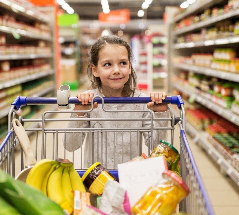 ¿Es el carro de compra en el supermercado un riesgo de infección para los niños?