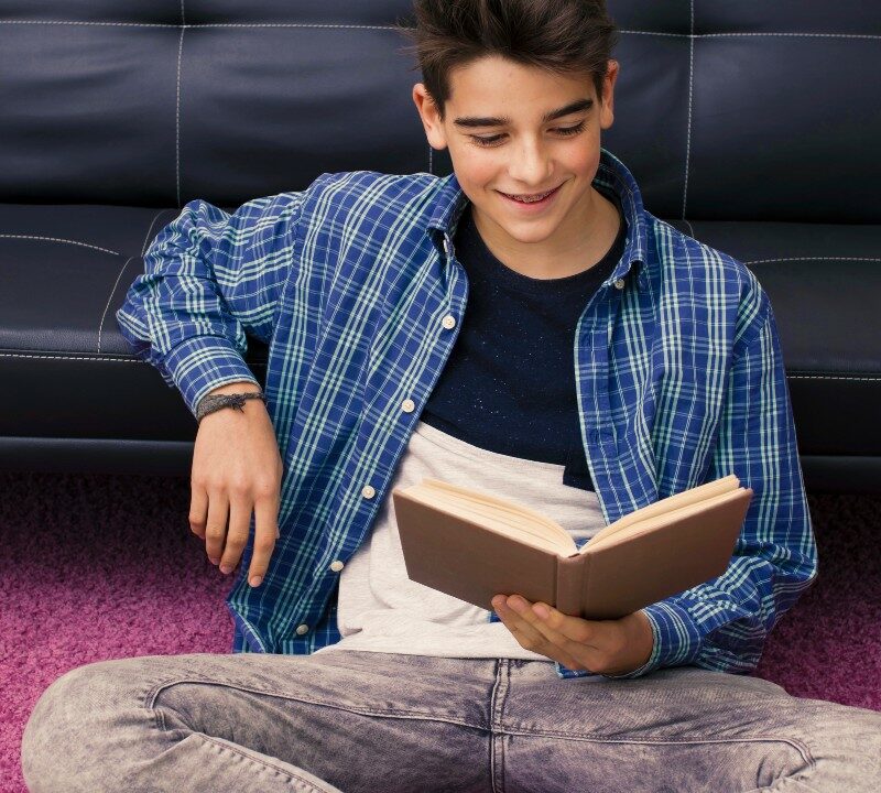 Los adolescentes que leen son más alegres