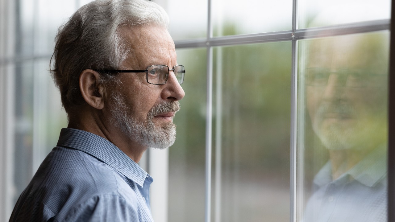 Los hombres enfrentan un mayor riesgo de sufrir el deterioro mental que antecede al Alzheimer