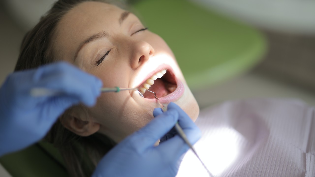 Protege tus dientes antes de recibir tratamiento para el cáncer