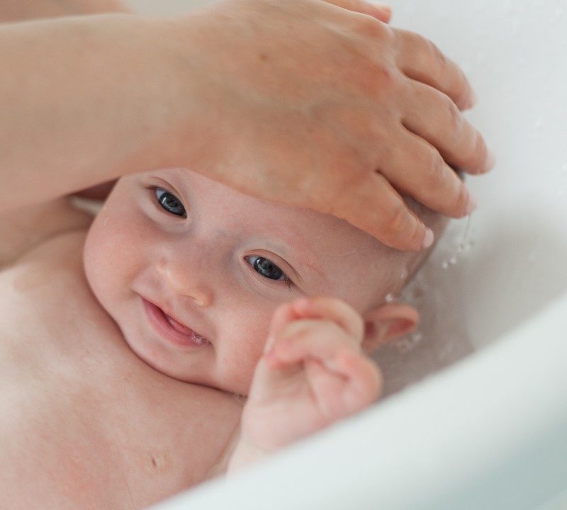 5 consejos para bañar a tu bebé recién nacido