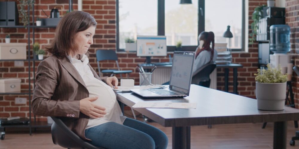 5 formas de sobrellevar el trabajo durante el embarazo