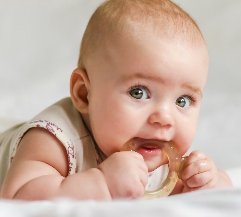 ¿Por qué cambia el color de los ojos de tu bebé?