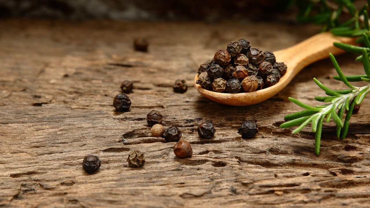 Beneficios y contraindicaciones de la pimienta negra