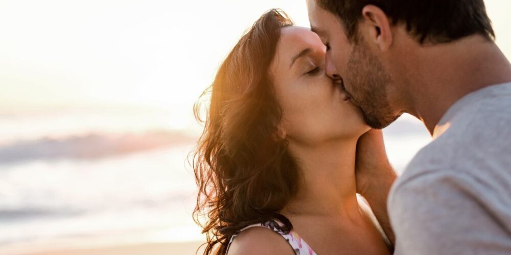 El beso no transmite los cánceres orales relacionados con el VPH