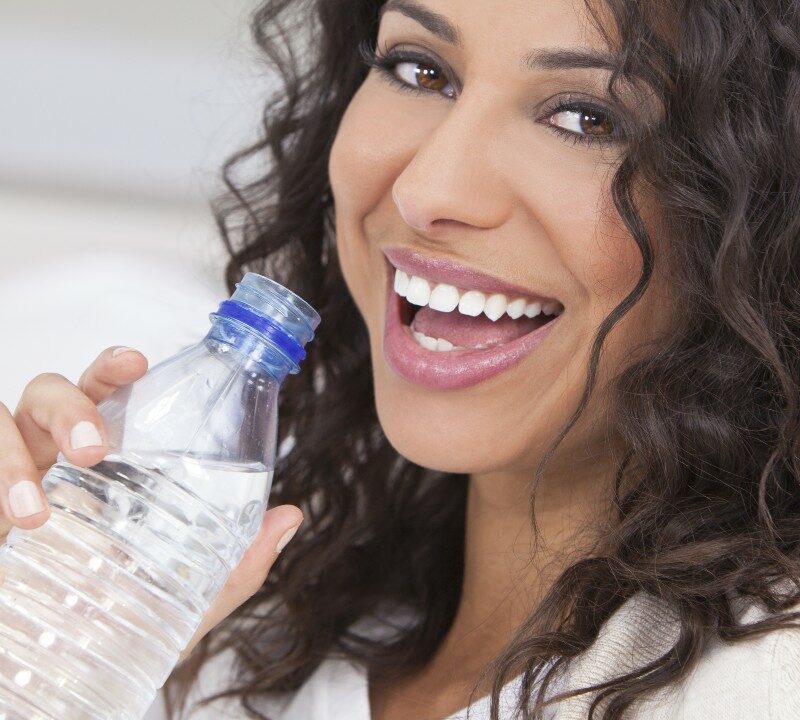 Agua con vitaminas: ¿te conviene o no?