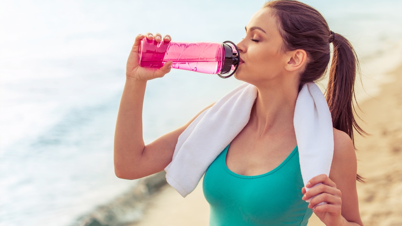 Durante el ejercicio: ¿agua o bebidas deportivas?