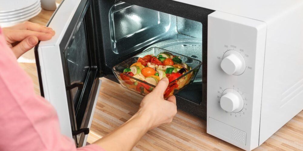 ¿Es seguro cocinar en el horno de microondas?