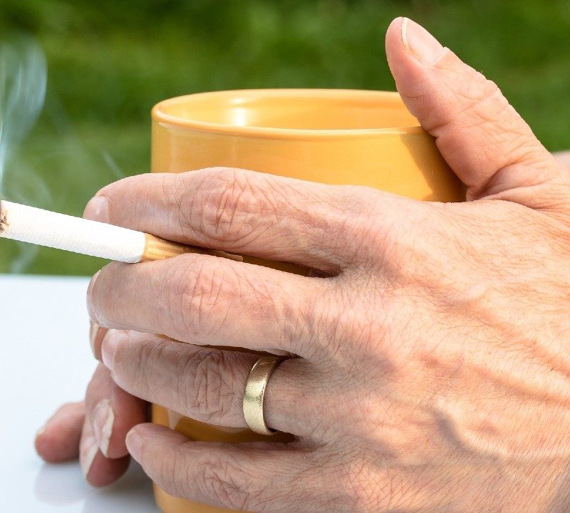 Fumadores enfrentan mayor peligro