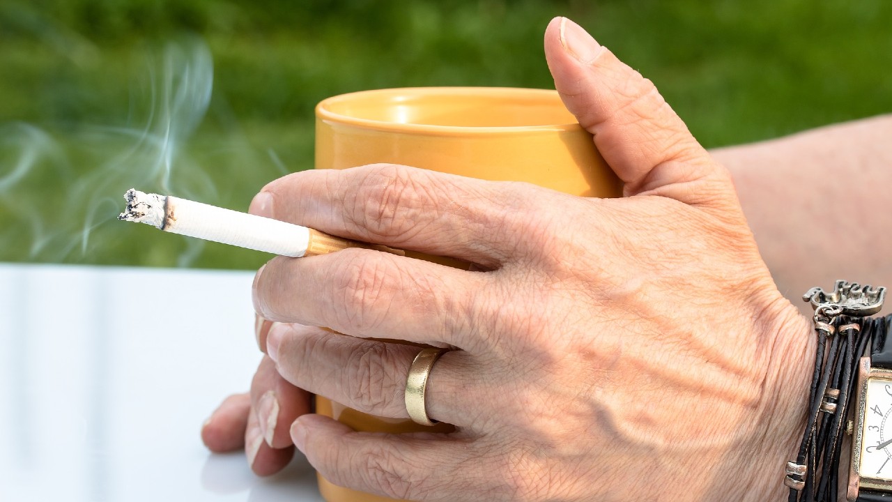 Fumadores enfrentan mayor peligro ante el Covid-19