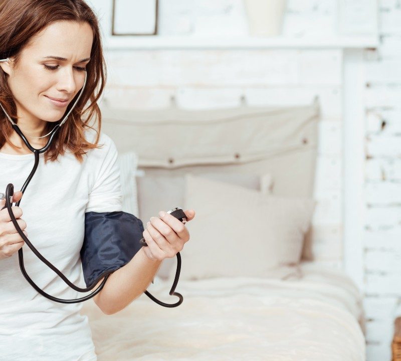 ¿Sabes cómo medir tu presión arterial en casa correctamente?