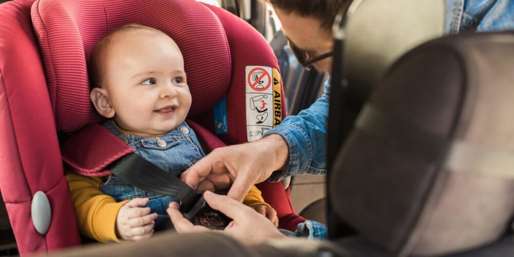 Dejar dormido a tu bebé en el asiento de seguridad del automóvil puede ser peligroso