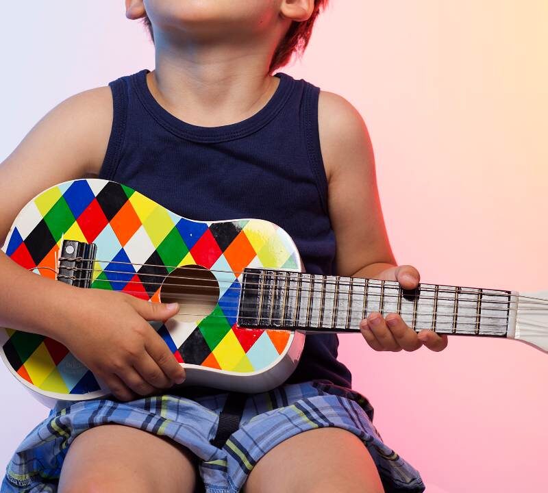 La música ayuda a niños autistas a descifrar las emociones