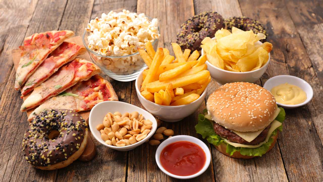 ¿Por qué comemos alimentos altos en calorías al escuchar malas noticias?