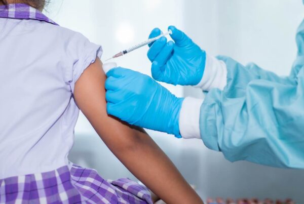 La vacunación contra el VPH también protege a los hombres de varios tipos de cáncer
