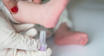 ¿En qué consiste la prueba del talón o cribado neonatal?