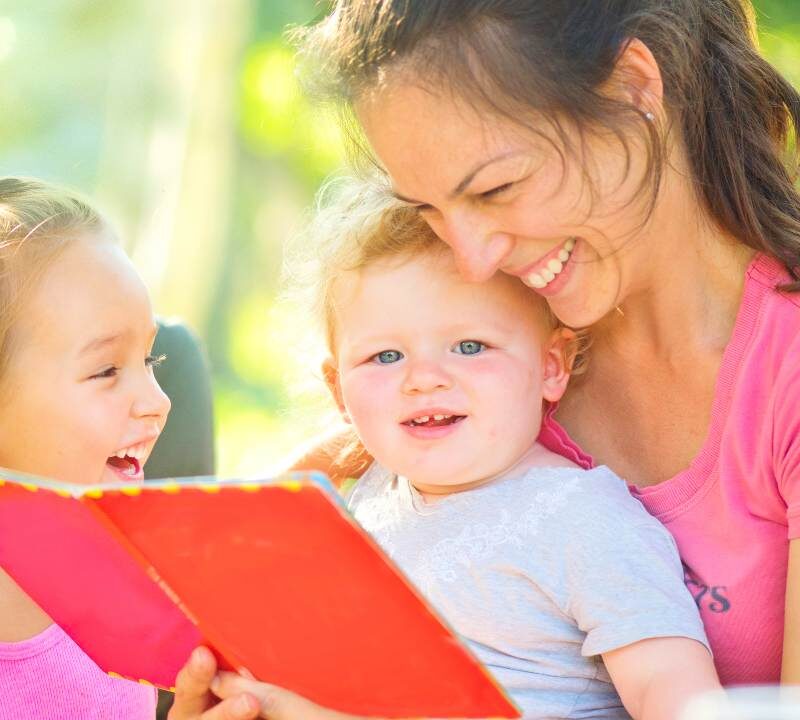 La importancia de leer en voz alta a tu hijo desde bebé