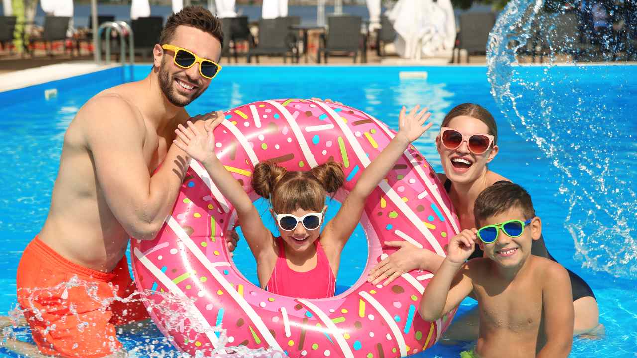 ¡Piscina segura y divertida para toda la familia!