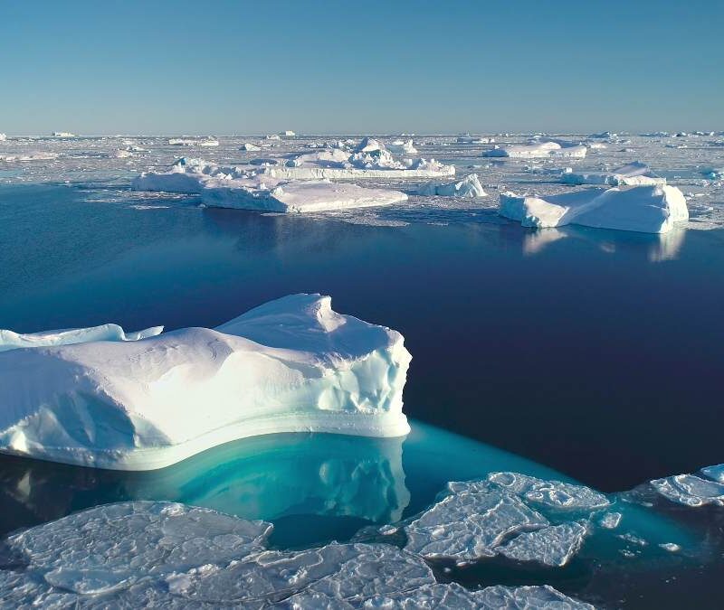 Alt text image: Primer día sin hielo en el Ártico podría ocurrir antes de 2030.