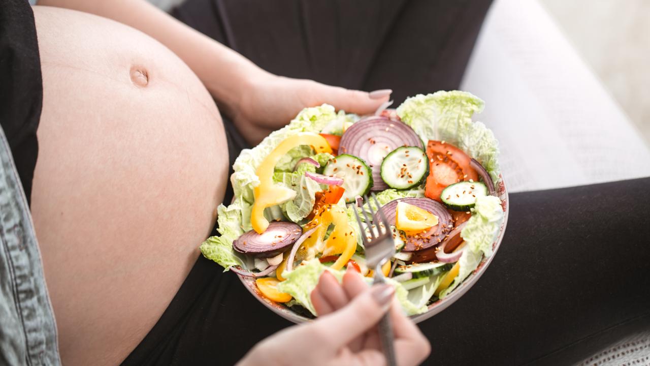 Comer vegano en el embarazo: 5 claves para hacerlo bien