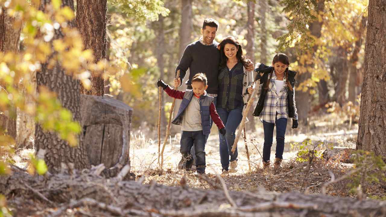 Cómo criar hijos más conscientes con hábitos ecológicos