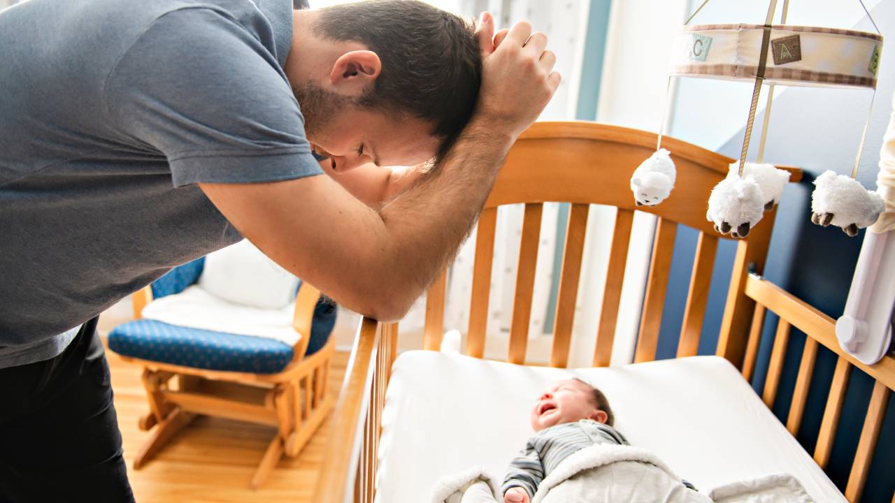 Depresión posparto en hombres: el peso invisible de la paternidad