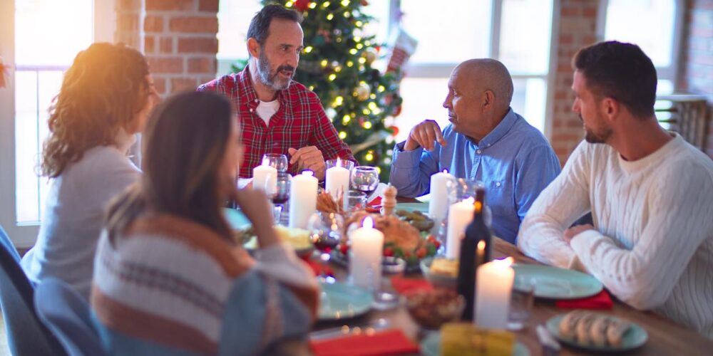 Persona afrontando una Navidad con heridas emocionales en familia