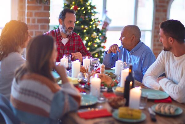 Persona afrontando una Navidad con heridas emocionales en familia