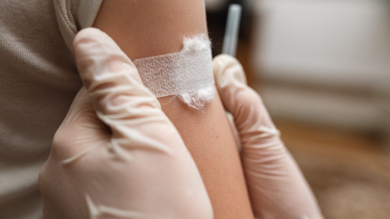 Corazón y COVID-19: vacuna vs infección en niños