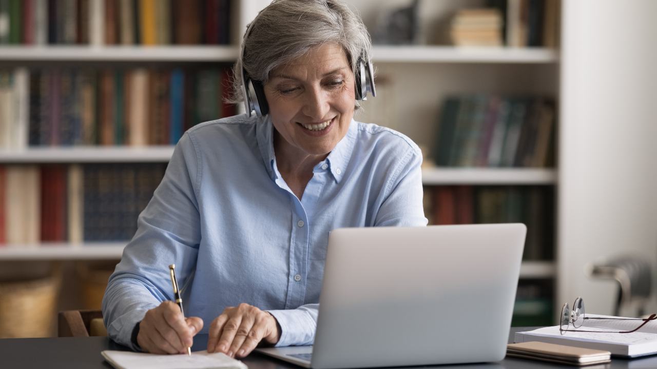 Hablar varios idiomas podría ayudar a envejecer mejor