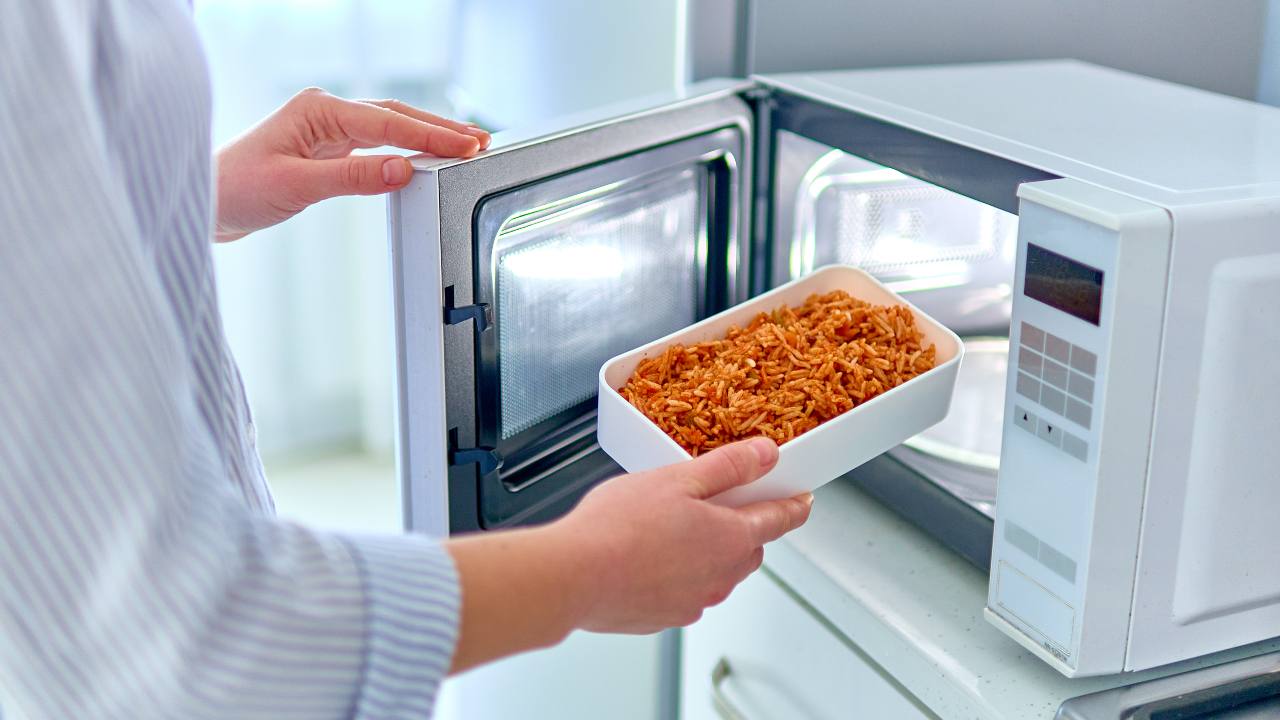 Microondas: lo bueno, lo malo y lo que nadie te explica