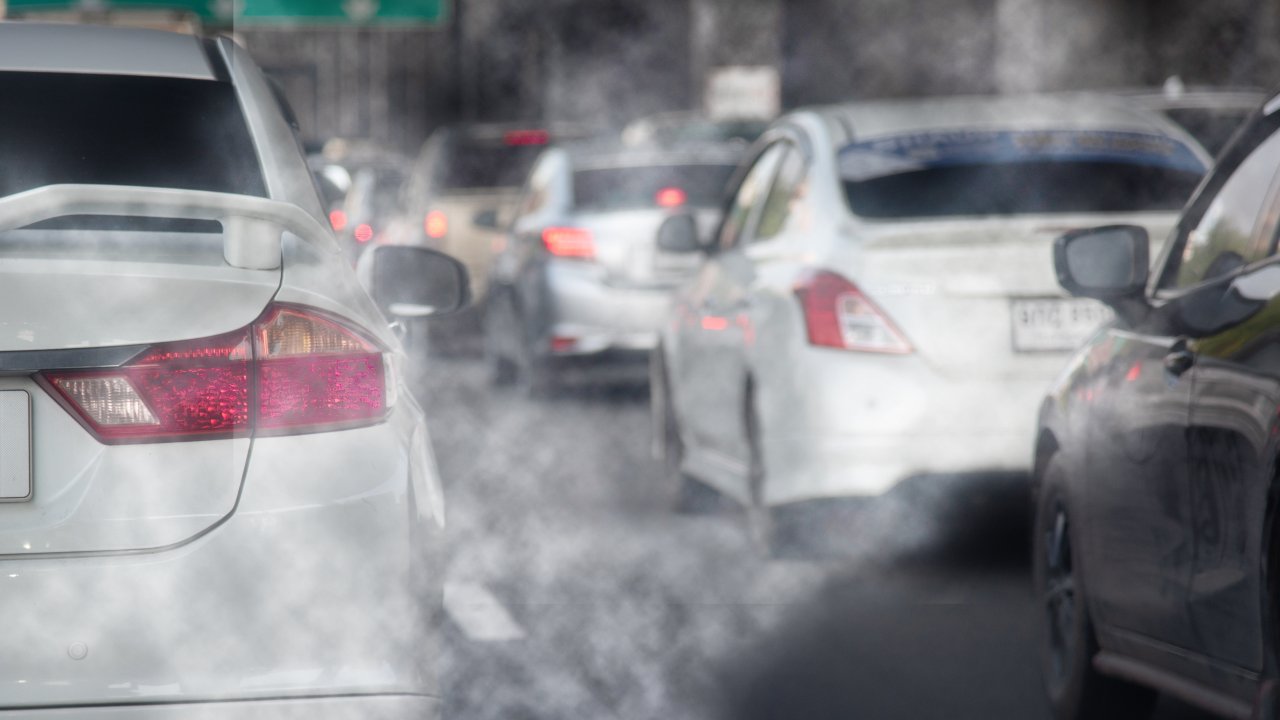 ¿Cómo afecta la contaminación del aire al corazón?