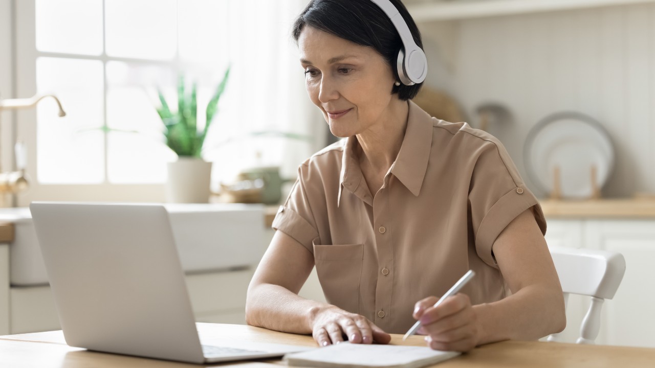 ¿Es tarde para aprender un idioma? Esto dice la ciencia