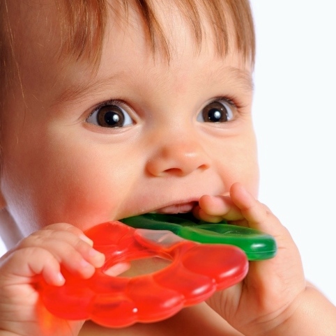 Los bebés en dentición no necesitan medicamentos para las encías