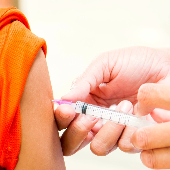 Las vacunas recomendadas para los adolescentes