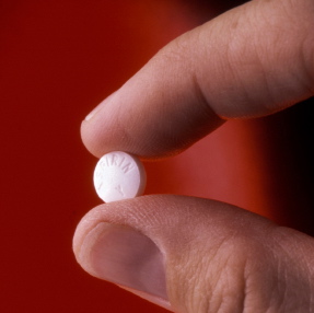 El tomar una aspirina diaria para el corazón no es ni necesario, ni seguro para todos