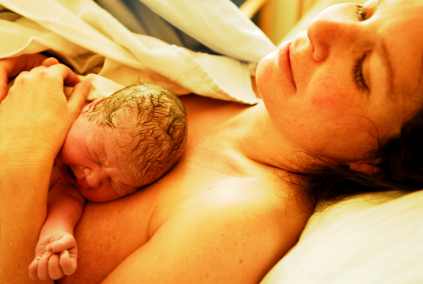 El parto en casa: una opción polémica en aumento
