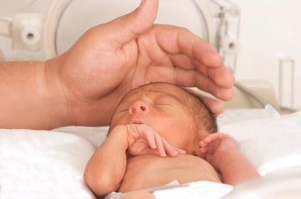 Existe una relación entre el asma y el nacimiento prematuro tardío
