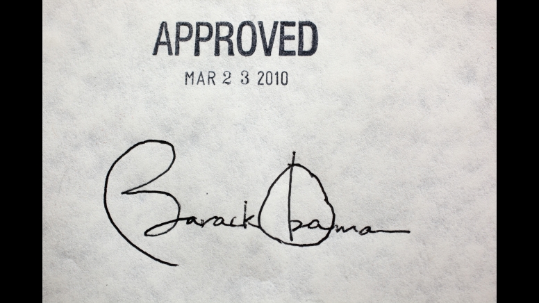 El Presidente Obama firma la Reforma de Salud